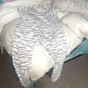 CUTE jogger set- striped white & grey. Never worn